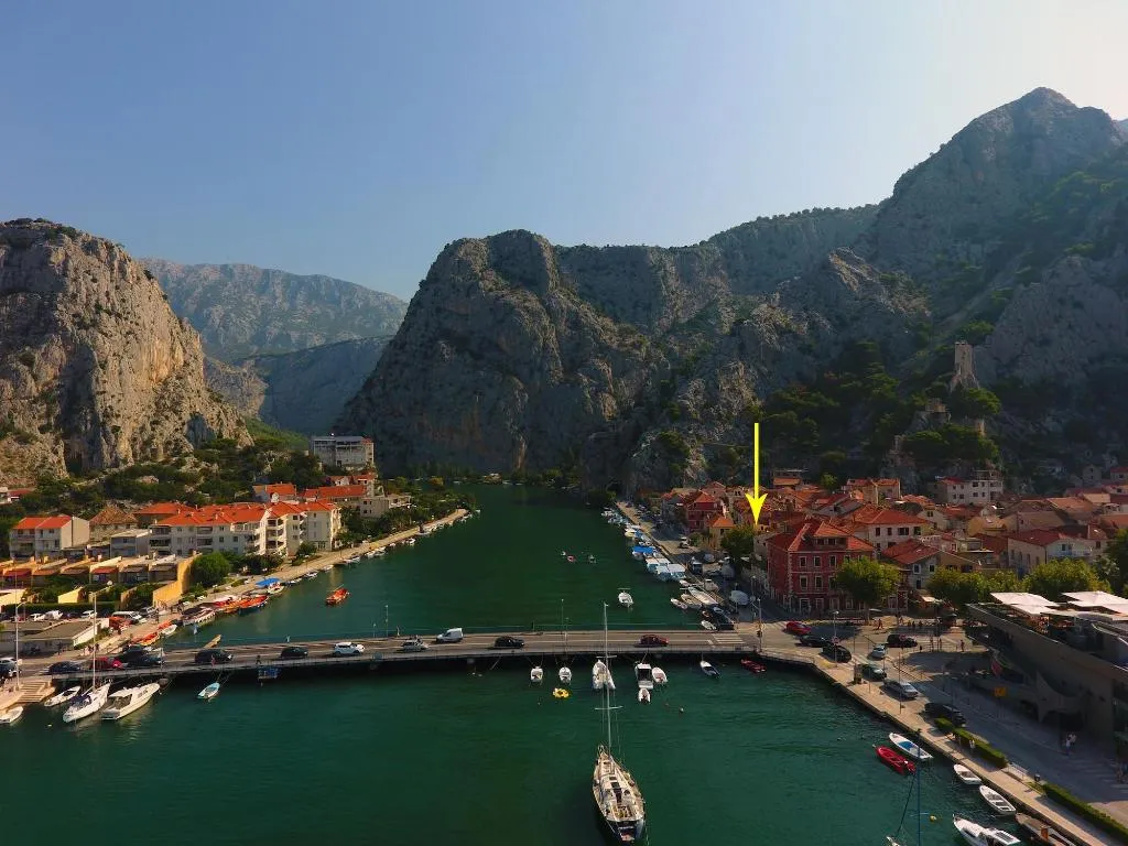 Sports and Entertainment, Inn By The River, Split