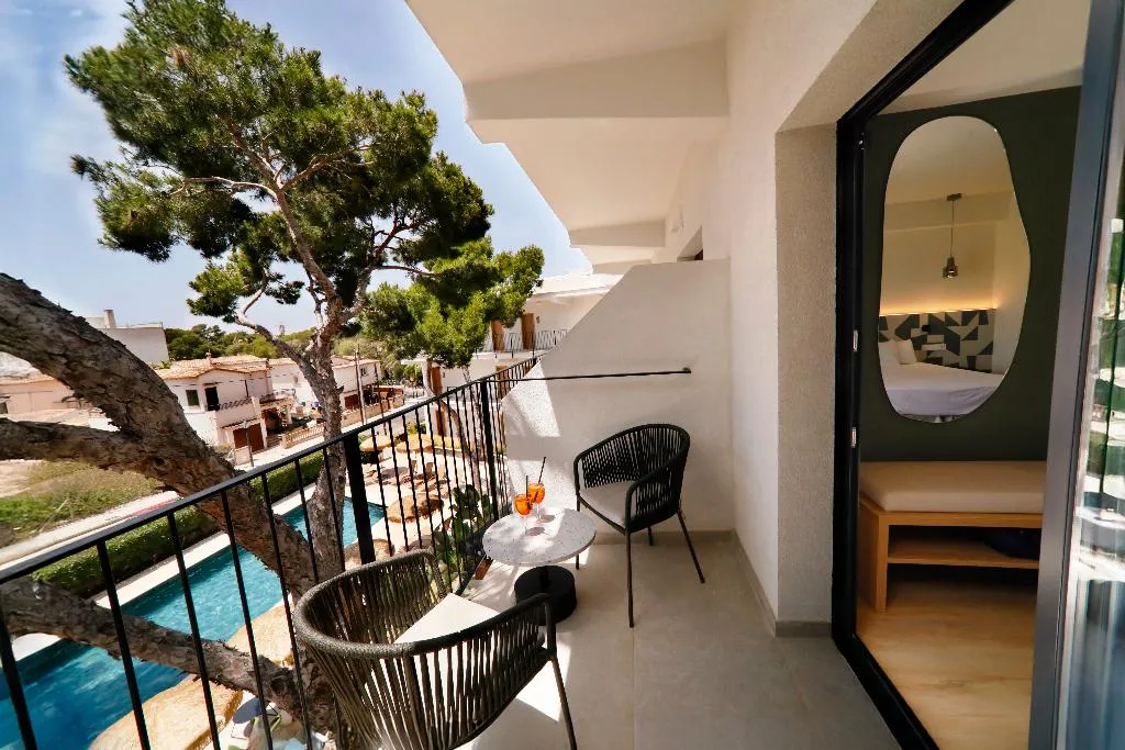 Double or Twin POOL VIEW Room, Hotel Santanyi Port, Majorca