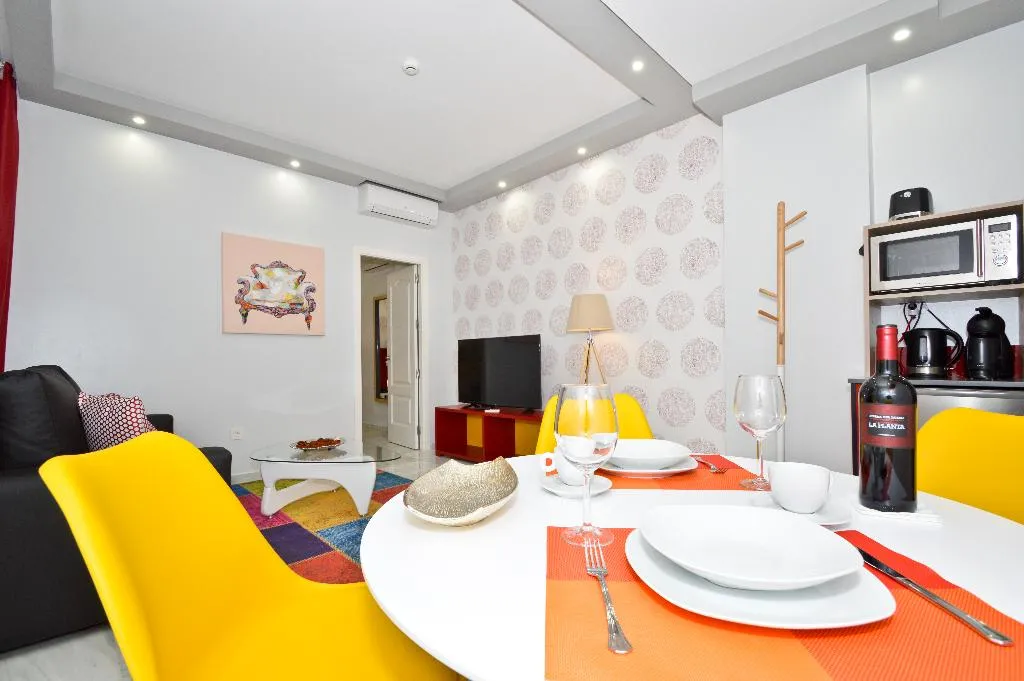 Room, The Zentral Arenal Suites, Seville