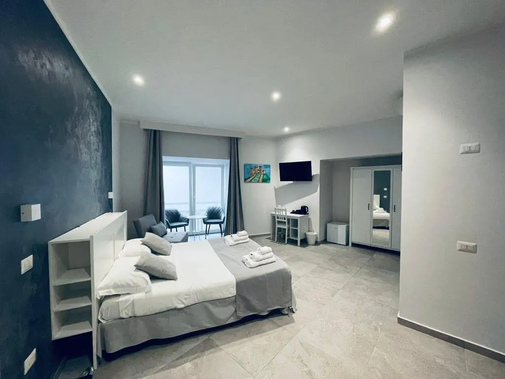 QUADRUPLE STANDARD Room, I Borbone, Naples