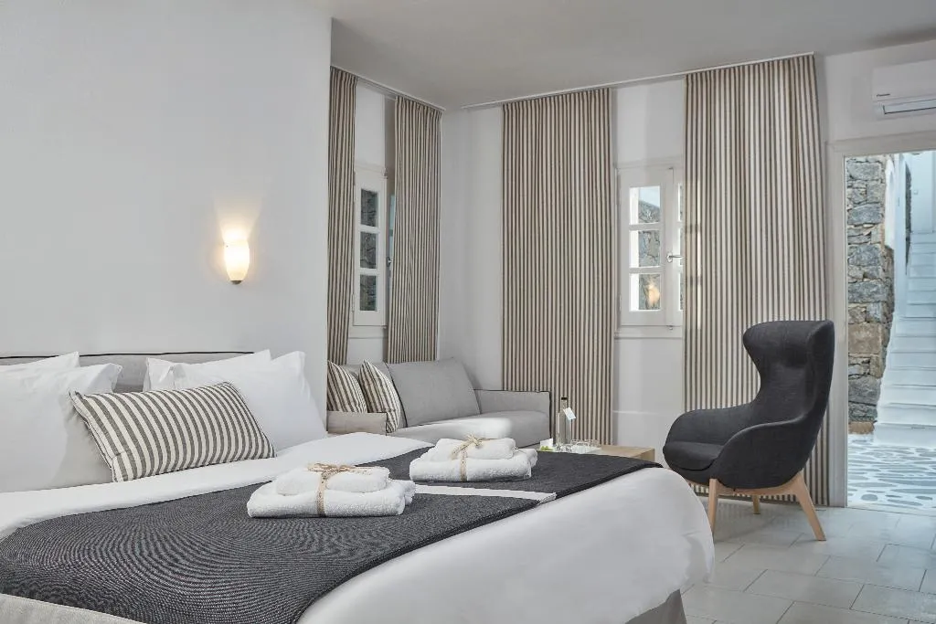 JUNIOR SUITE STANDARD Room, Mykonos Princess Hotel, Mykonos
