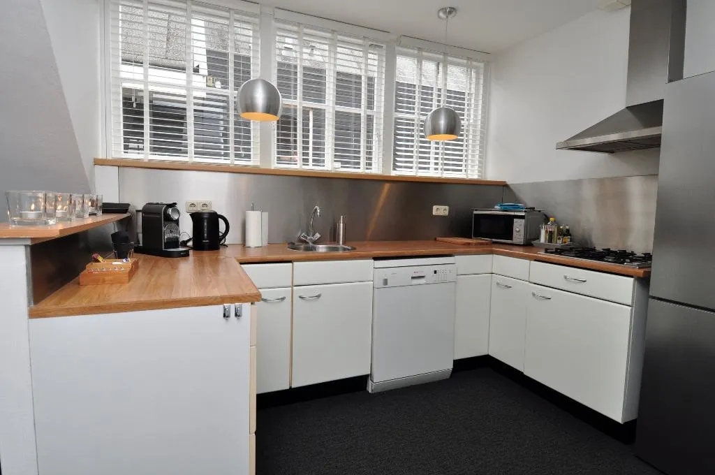 APARTMENT TWO BEDROOMS ONE BATHROOM Room, Herbergh Amsterdam Airport, Amsterdam
