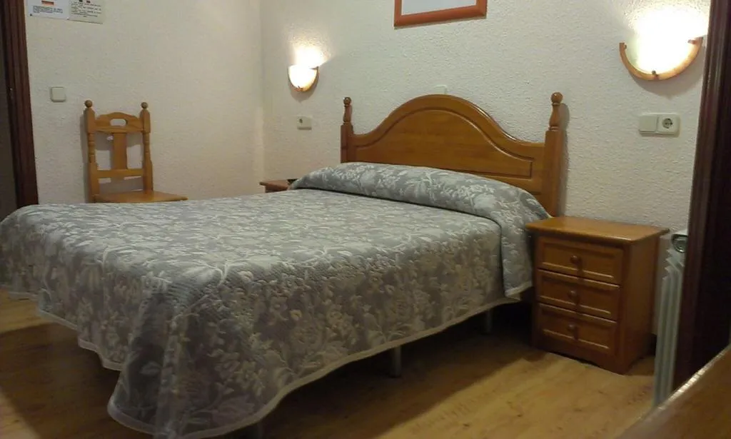 Room, Hostal Zamora, Madrid