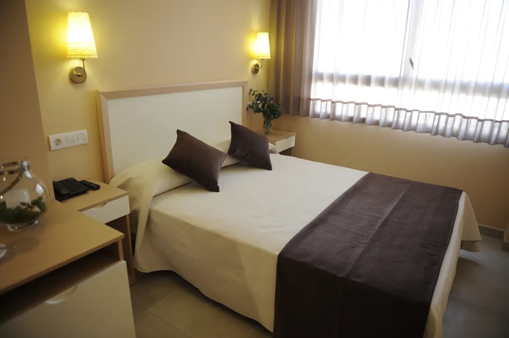 Double or Twin WITH DOUBLE BED Room, Nuvi Mercado, Costa Blanca