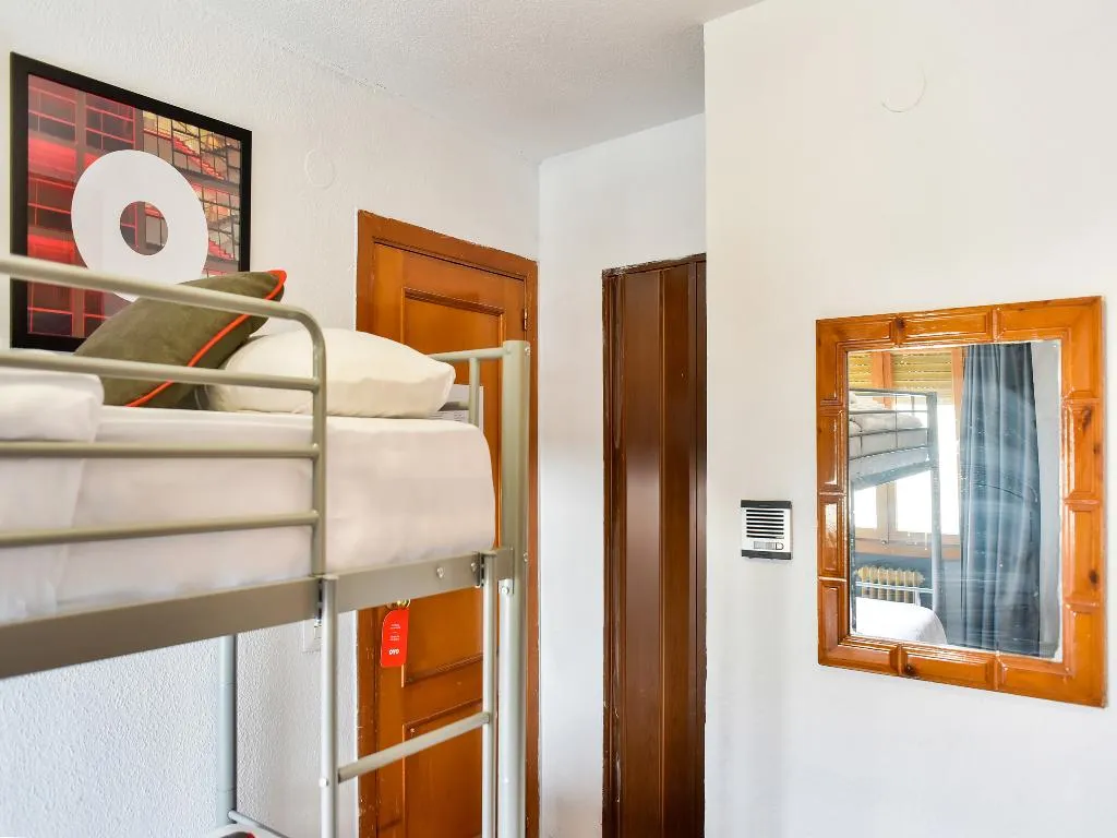 TWIN STANDARD Room, Hostal Carabanchel, Madrid