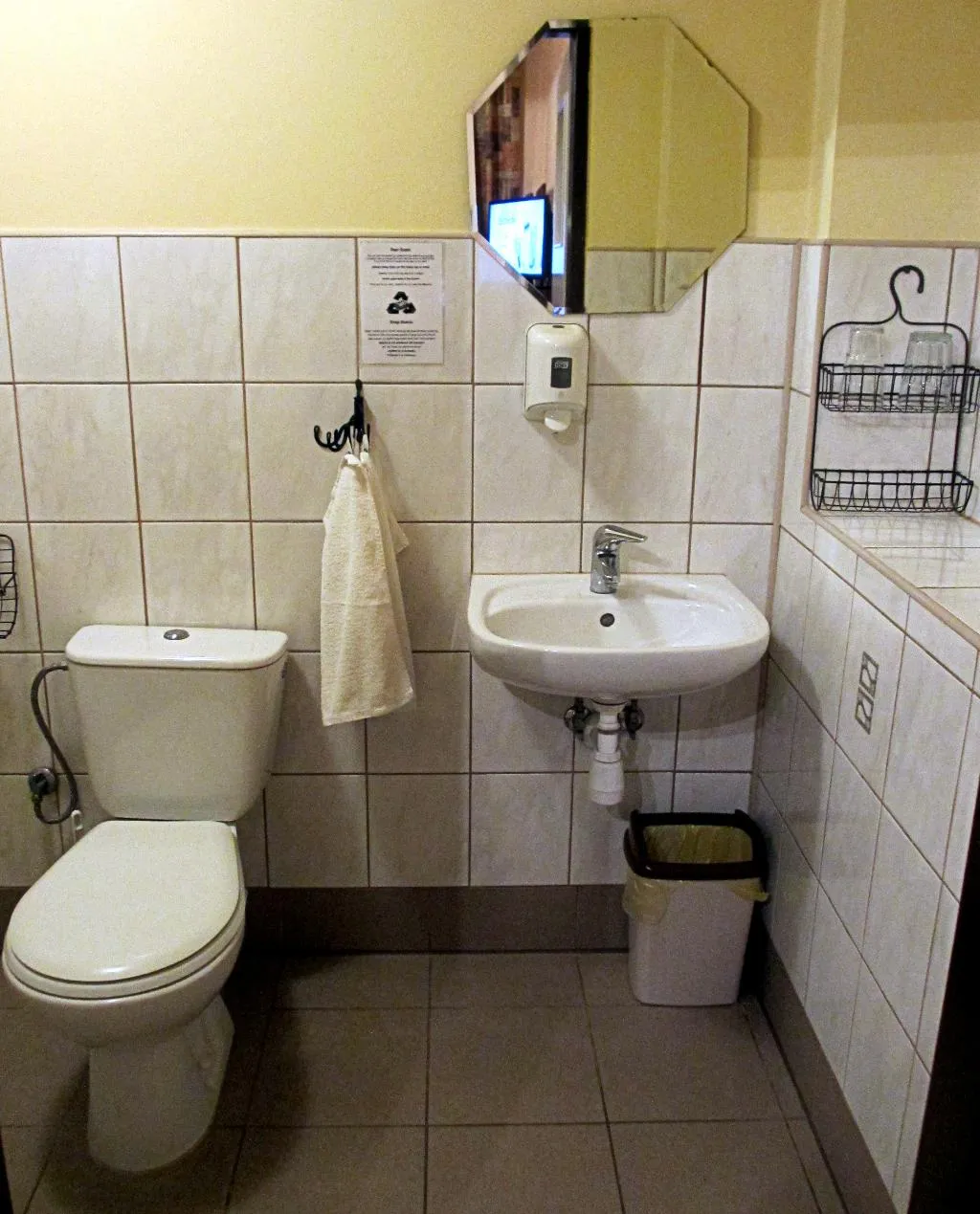 Double or Twin STANDARD Room, Globtroter Guest House, Krakow