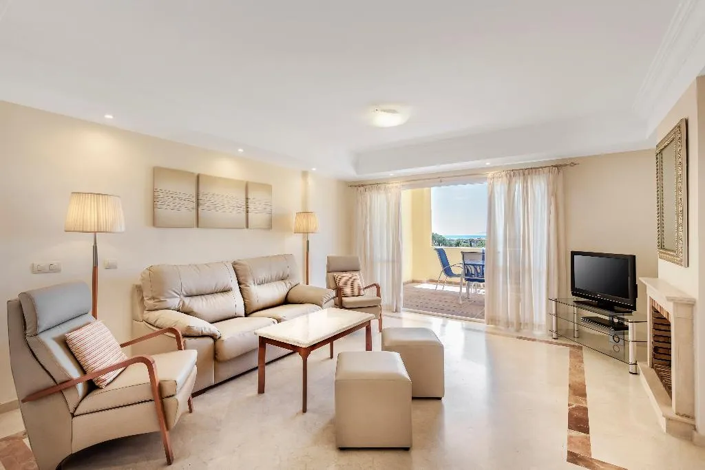 APARTMENT THREE BEDROOMS Room, Colina del Paraiso, Costa Del Sol