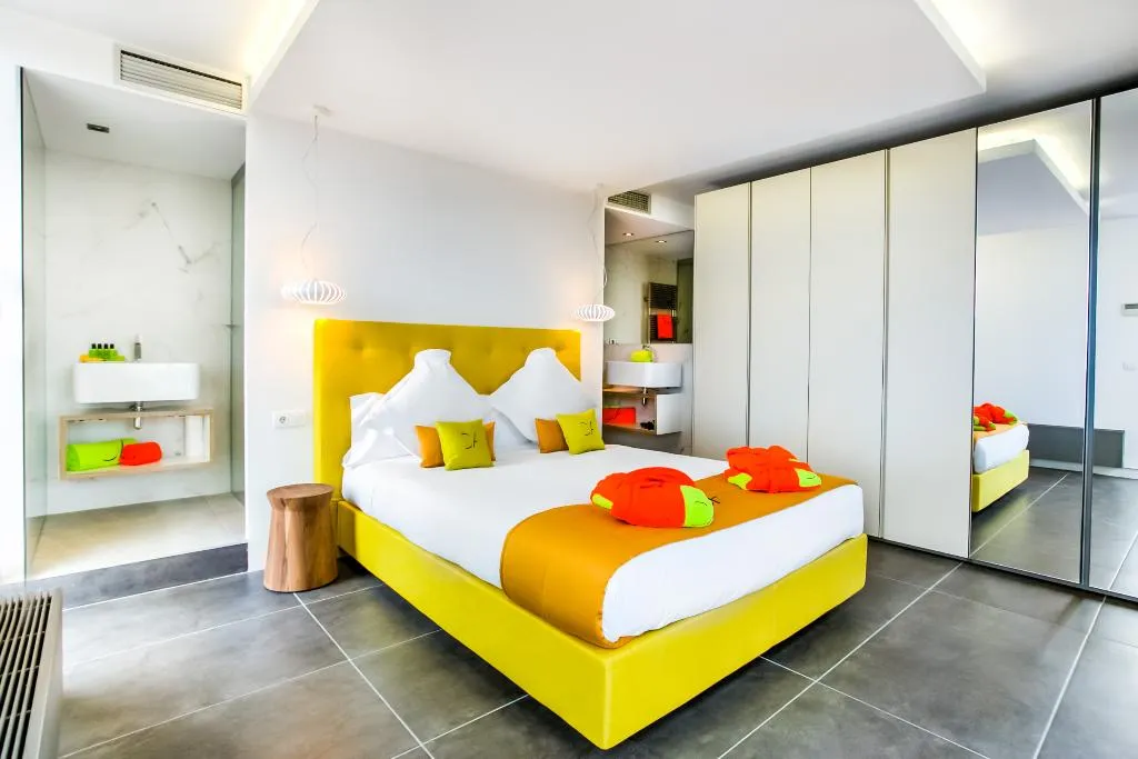 APARTMENT THREE BEDROOMS Room, Cosmo Apartments Sants, Barcelona