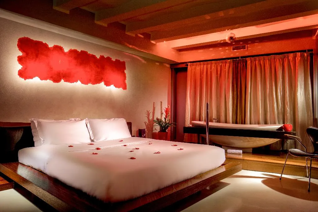 DOUBLE DELUXE SUPERIOR Room, SuiteSistina For Brave Lovers, Rome