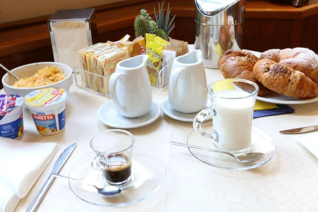 Restaurant, Hotel Piacenza, Milan