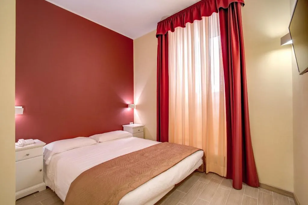 Room, Top Floor Navona, Rome