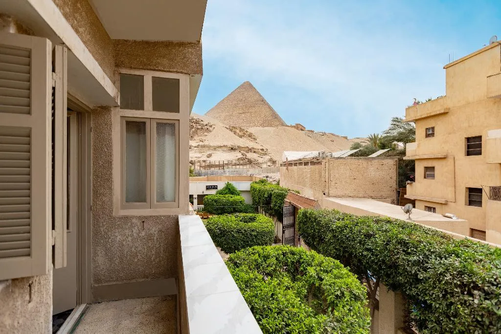 Double or Twin DELUXE GARDEN VIEW Room, Villa Khufu Pyramids Hotel, Cairo