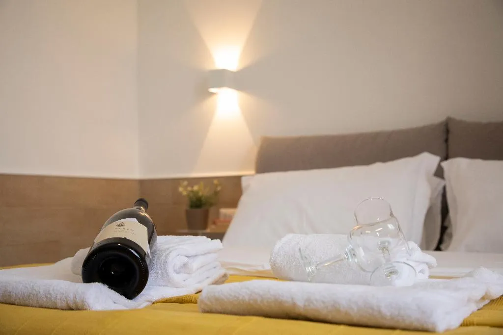 TRIPLE STANDARD Room, Hotel H22, Naples