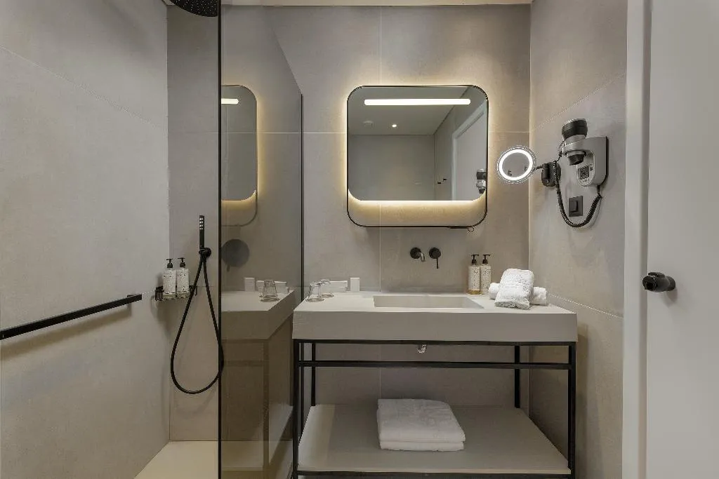DOUBLE DELUXE ONE BED Room, The Ixian Grand & All Suites - Adults Only, Rhodes