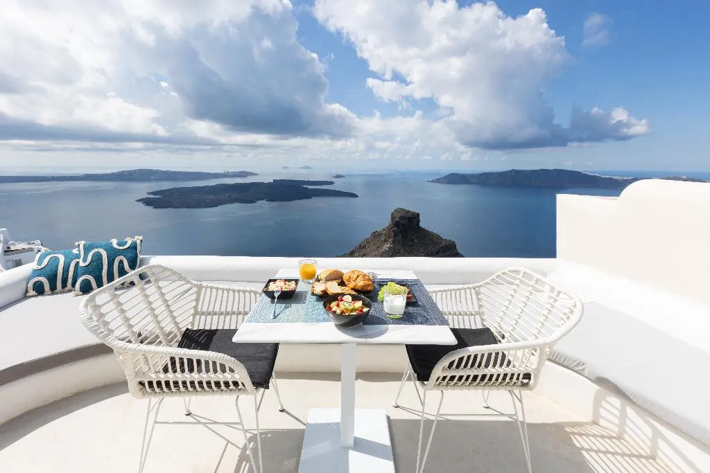 SUITE DELUXE Room, Heavens Edge by Mr and Mrs White, Santorini