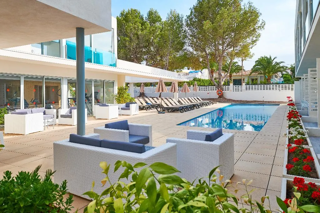 Pool, More, Majorca
