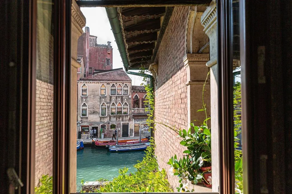 Room, Palazzina Veneziana, Venice