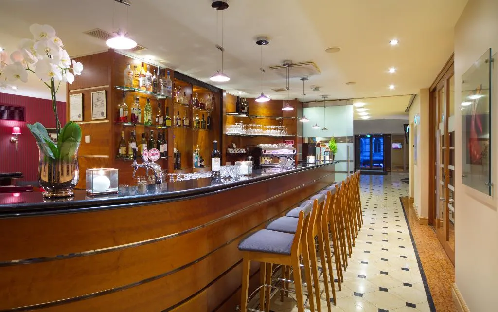 Bar, Radisson Blu Ridzene Hotel, Riga