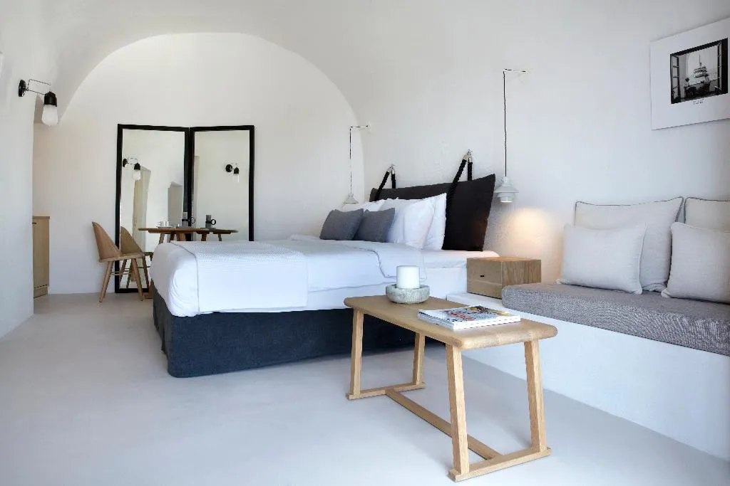 Double or Twin SUPERIOR Room, Honeymoon Petra Villas, Santorini