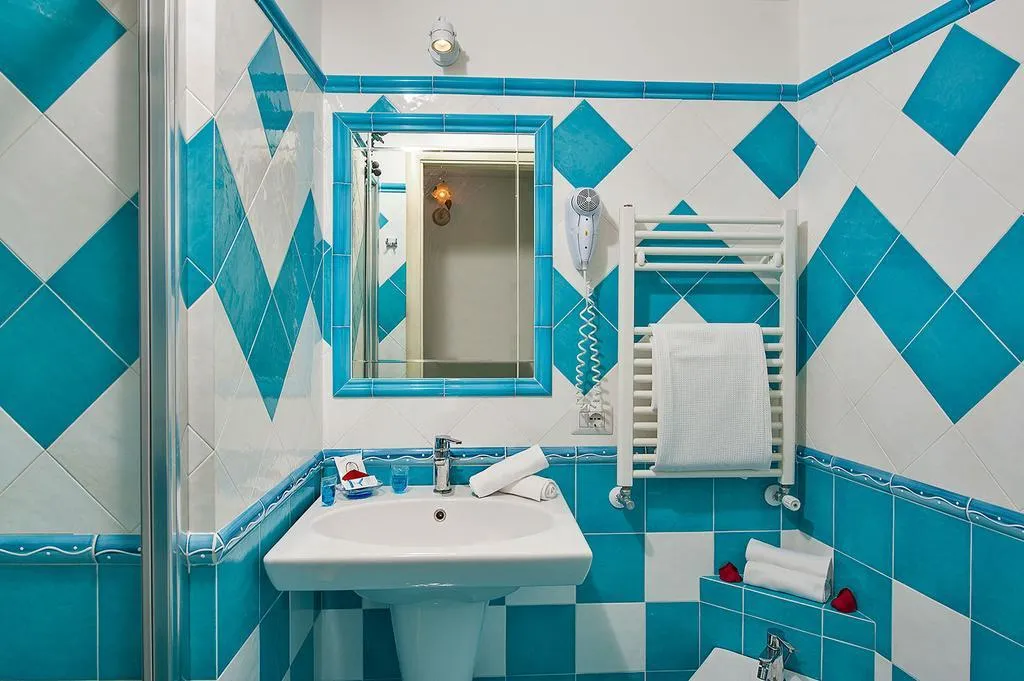 DOUBLE STANDARD Room, Il Gabbiano, Naples