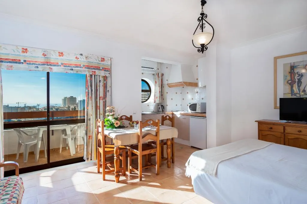 APARTMENT ONE BEDROOM Room, Mirachoro Portimao, Algarve