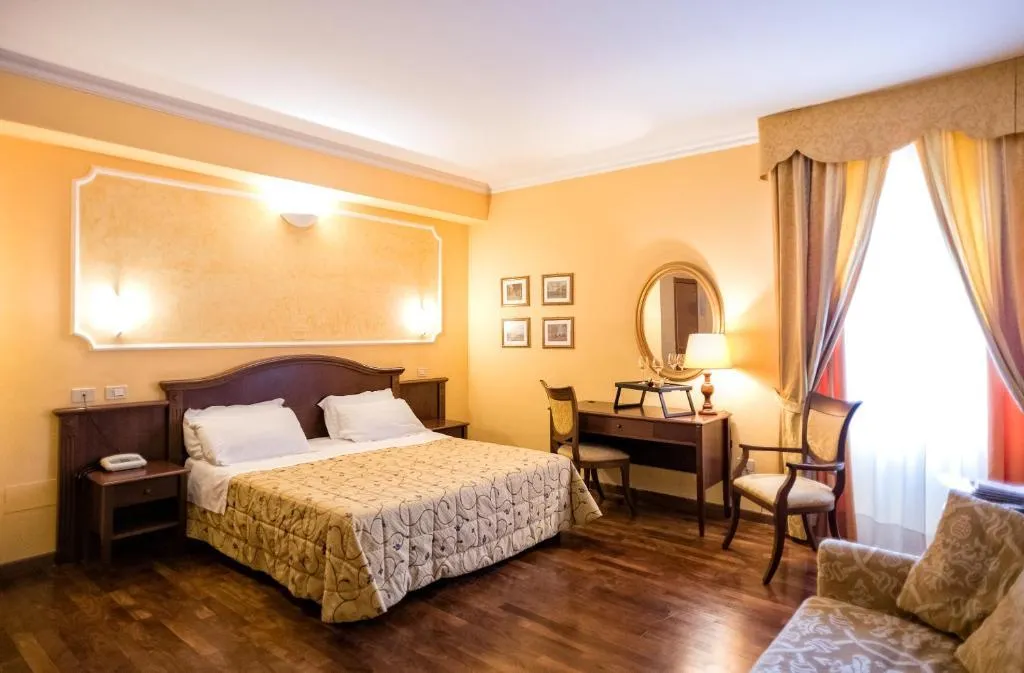 DOUBLE STANDARD Room, Grand Hotel Italia, Perugia