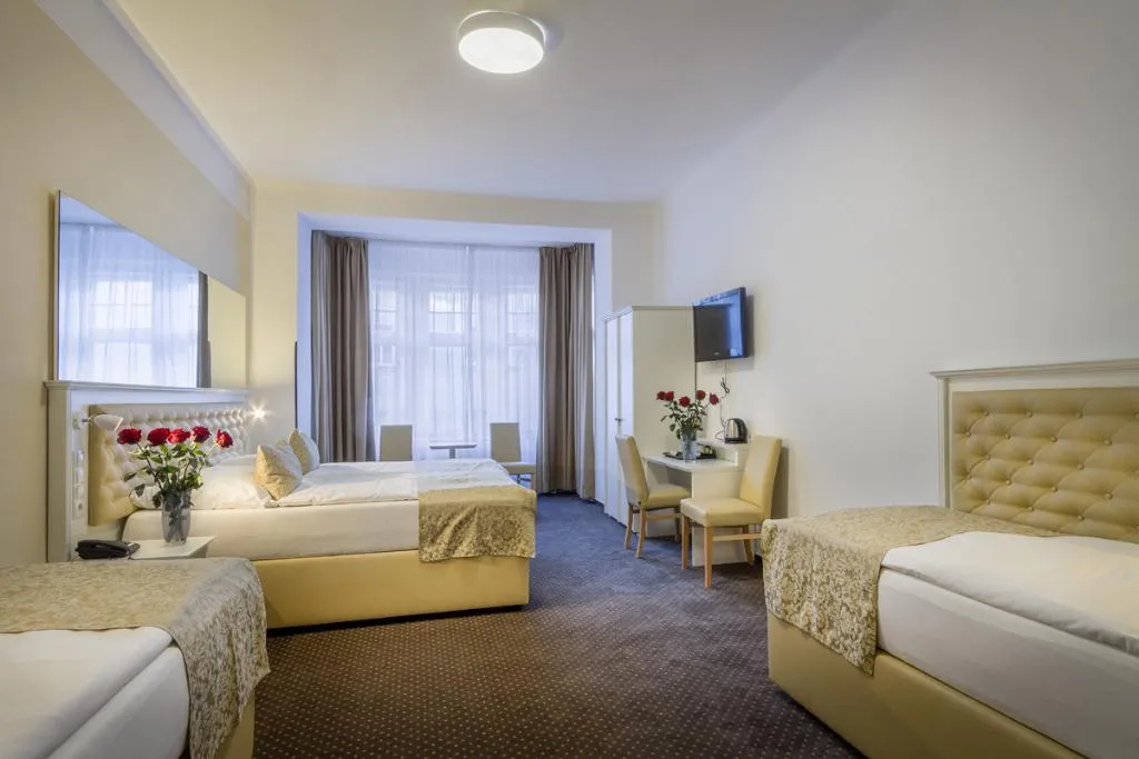QUADRUPLE STANDARD Room, Taurus, Prague