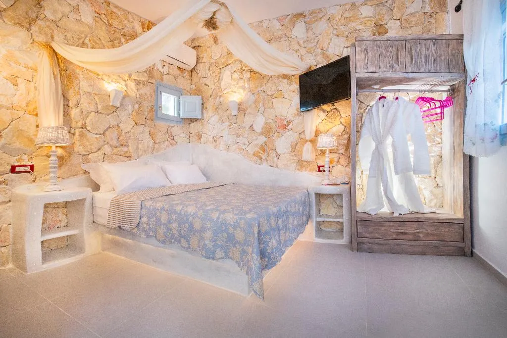 Room, Starlight Luxury Seaside Villa & Suites, Santorini