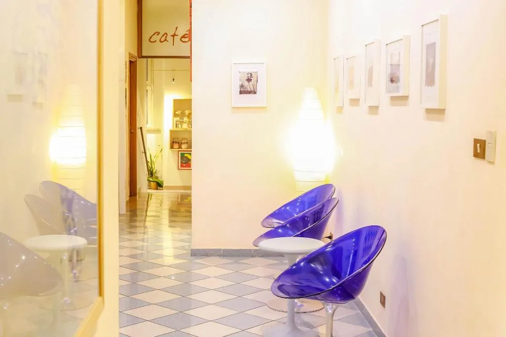 Lobby, The Beehive, Naples