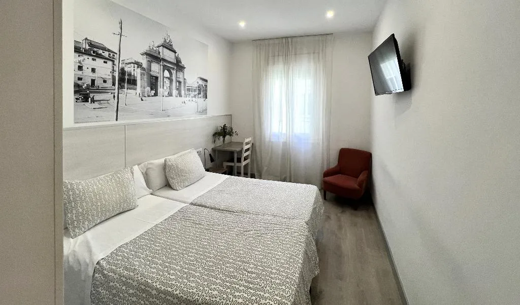 DOUBLE STANDARD Room, San Lorenzo, Madrid