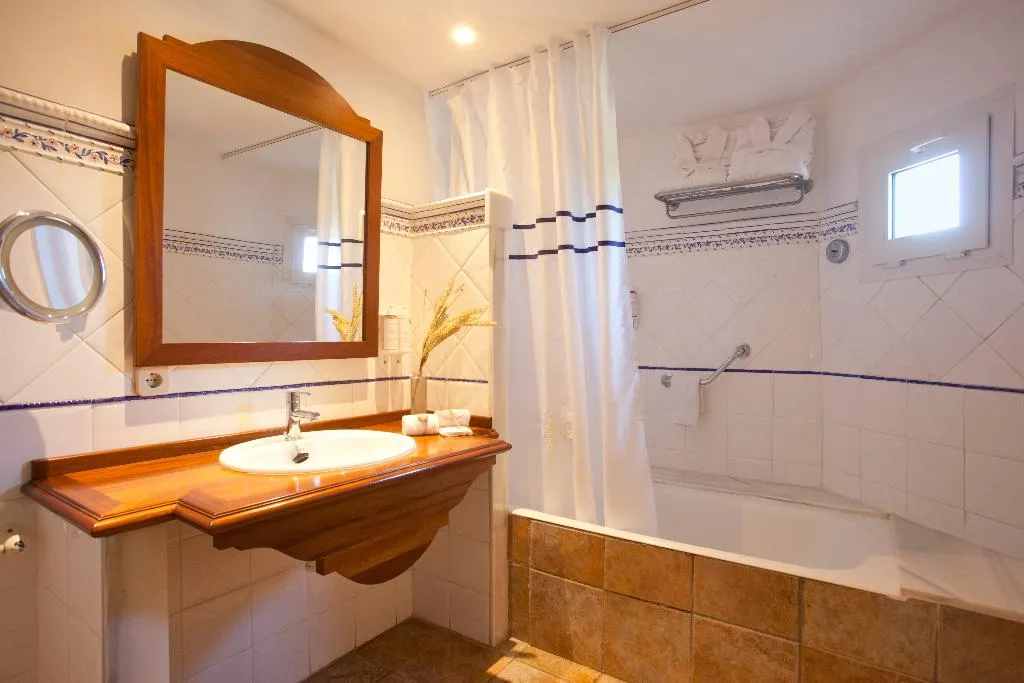 DOUBLE STANDARD Room, Cala Sant Vicenç - ADULTS ONLY, Majorca
