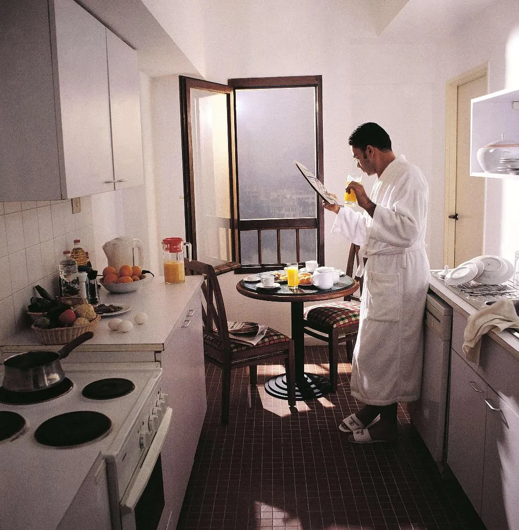 Room, Cairo World Trade Center Hotel & Residences, Cairo
