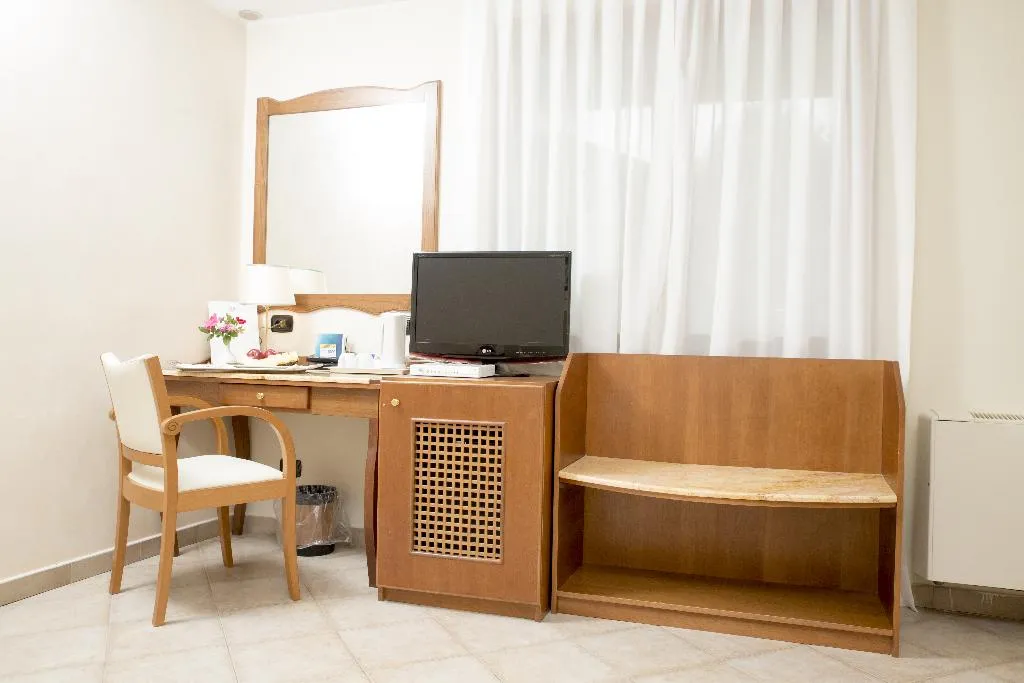 Room, Montespina Park Hotel, Naples