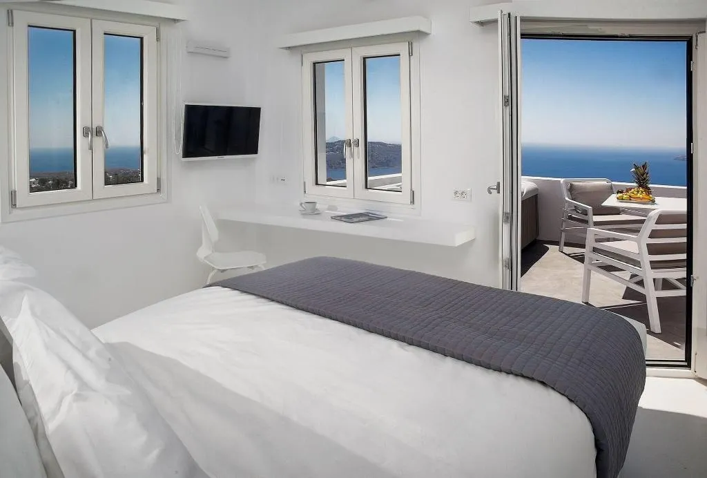 Room, May Seven Suites Hotel, Santorini