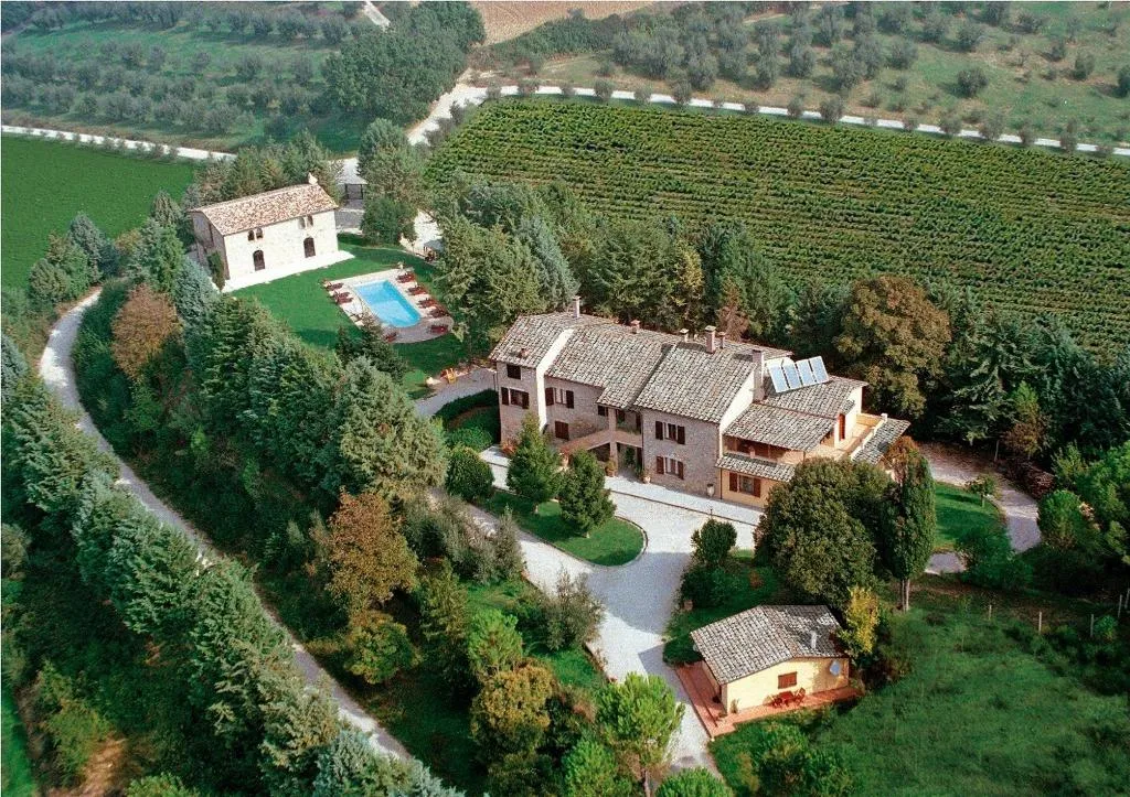 APARTMENT CAPACITY 7 Room, Podere Caldaruccio La Pineta, Perugia