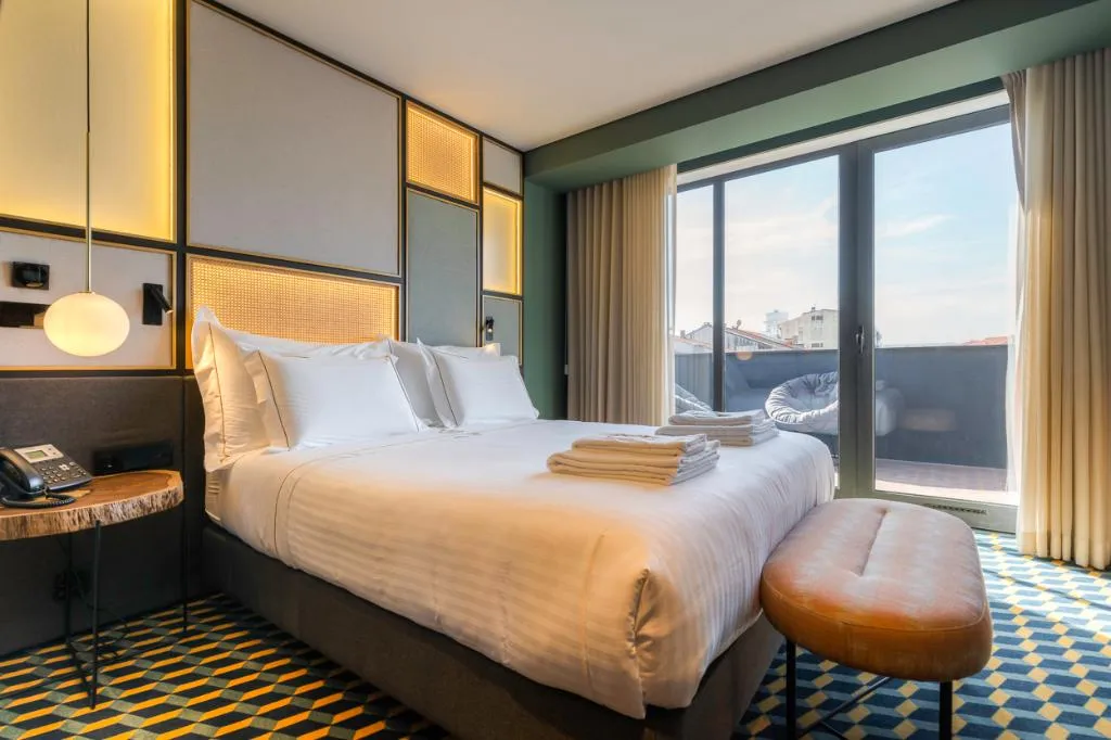 DOUBLE SUPERIOR WITH BALCONY Room, The Convo Porto Hotel & Suites, Porto