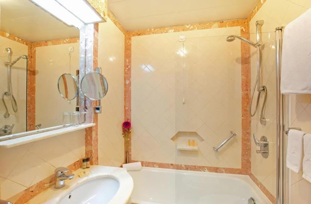 Double or Twin CAPACITY 3 Room, Sana Rex Hotel, Lisbon