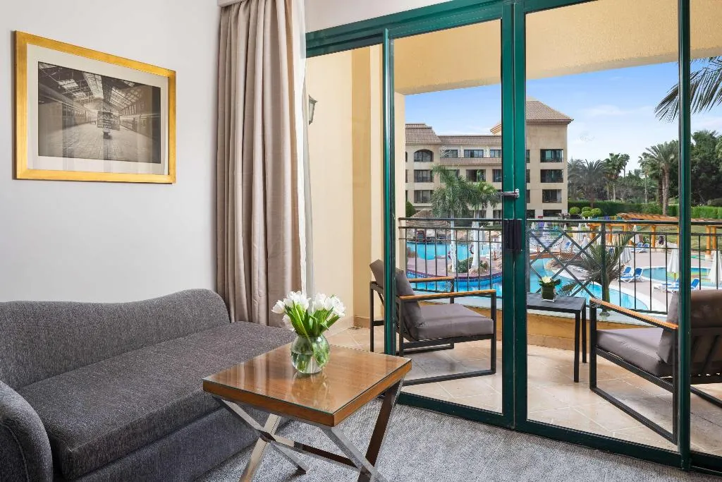 DOUBLE SUPERIOR KING BED Room, Hilton Pyramids Golf, Cairo