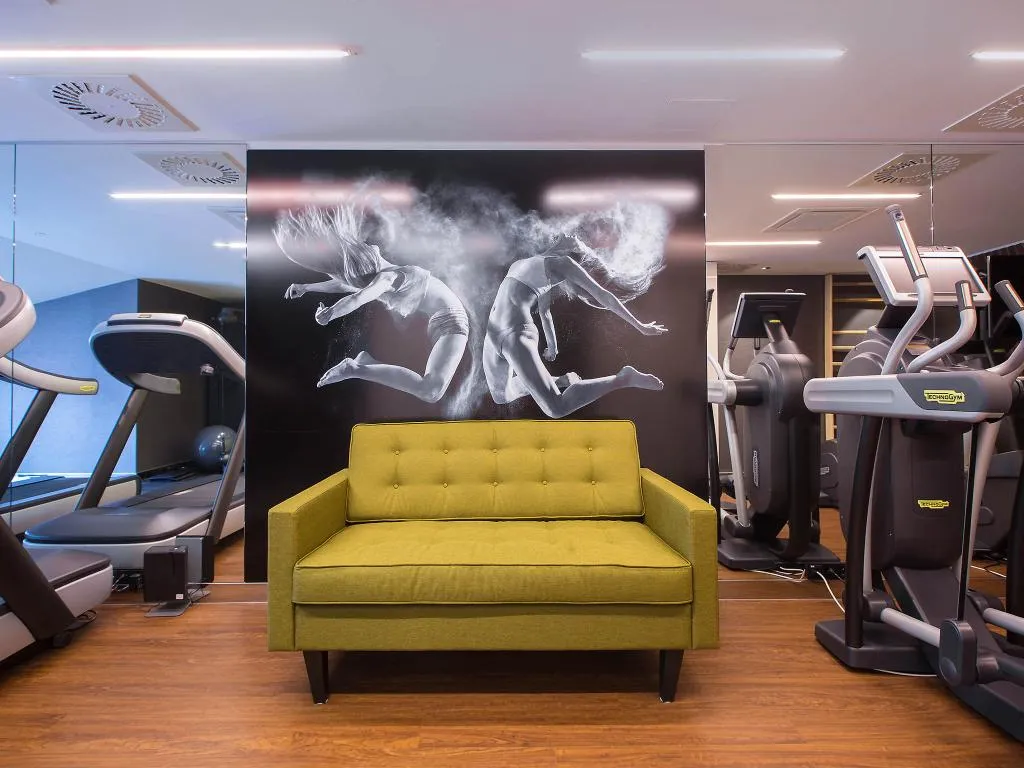 Sports and Entertainment, Mercure Krakow Stare Miasto, Krakow