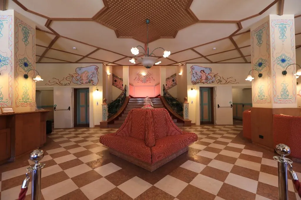 Lobby, Swadeshi Palace Ponte di Legno Resort, Milan