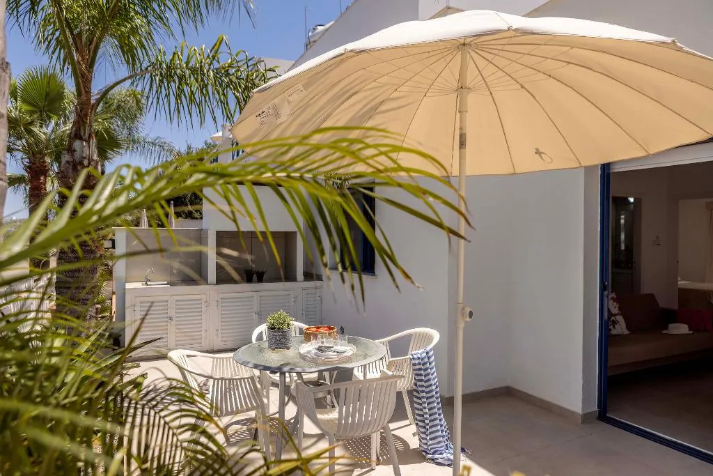 BUNGALOW ONE BEDROOM ONE BATHROOM Room, Flouressia Gardens, Cyprus
