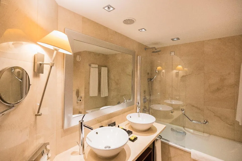 TWIN CLASSIC Room, InterContinental Lisbon, Lisbon