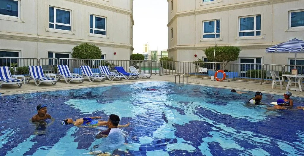 Pool, Al Bustan Centre & Residence, Dubai