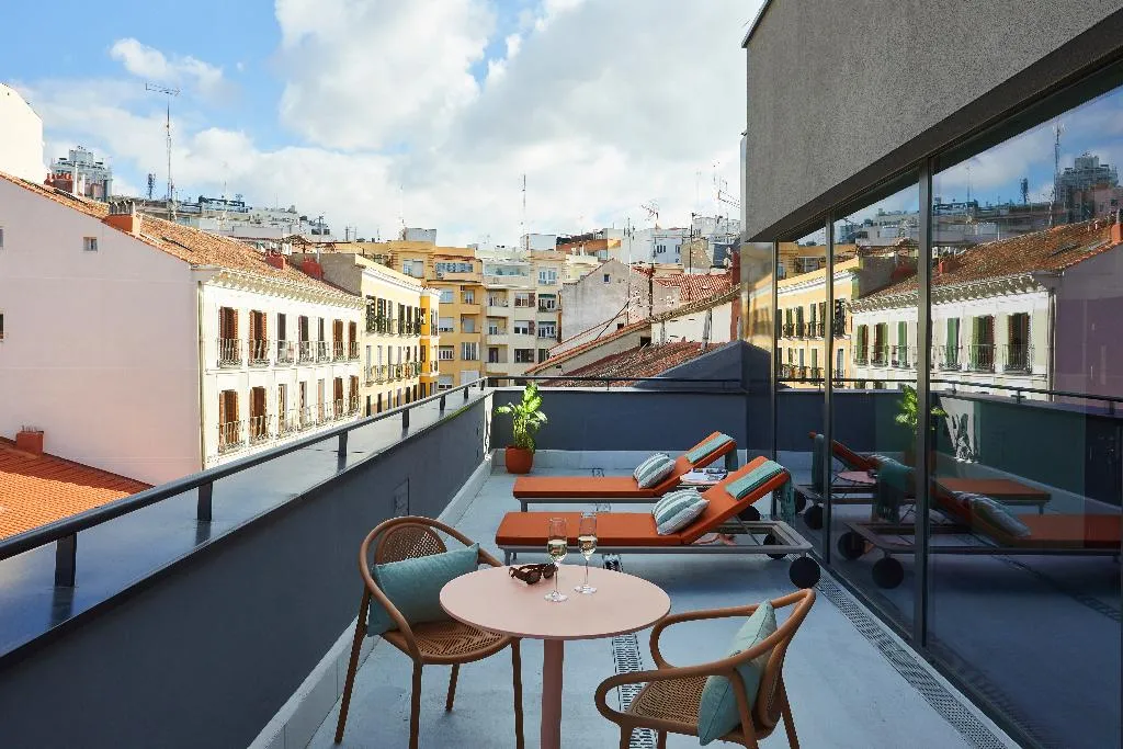 DOUBLE DELUXE WITH TERRACE Room, The Social Hub Madrid 4*, Madrid