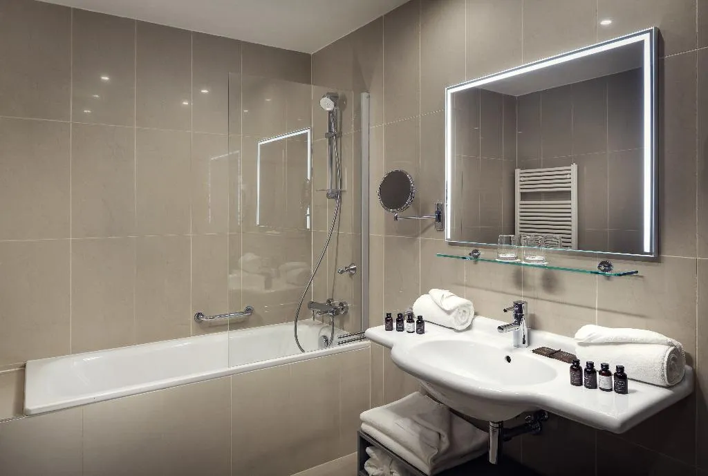 Double or Twin STANDARD Room, Michelangelo Grand Hotel, Prague