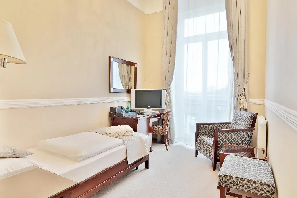 SINGLE STANDARD Room, Sun Palace Wellness Hotel Marianske Lazne, Prague