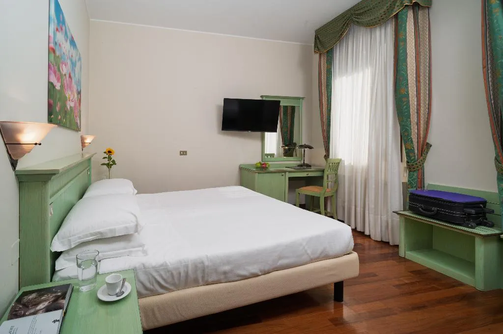 TRIPLE CLASSIC Room, Donatello, Venice