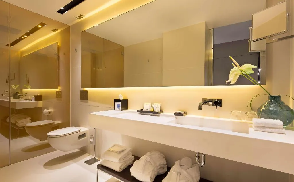 Room, art'otel amsterdam, Powered by Radisson Hotels, Amsterdam