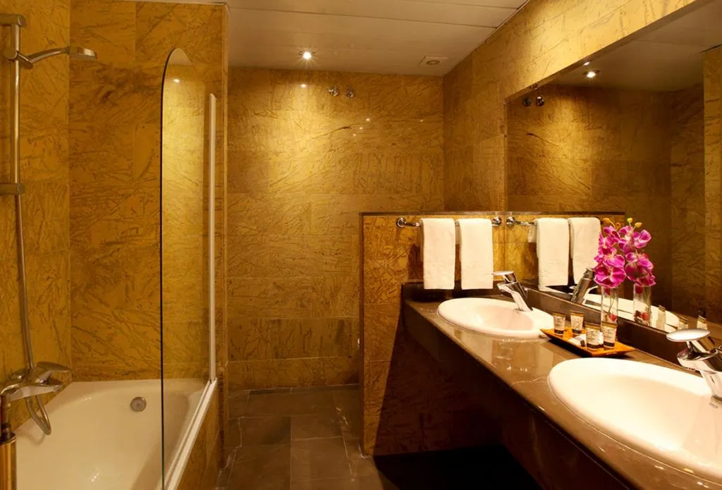 DOUBLE SINGLE USE INNER Room, Nouvel, Barcelona