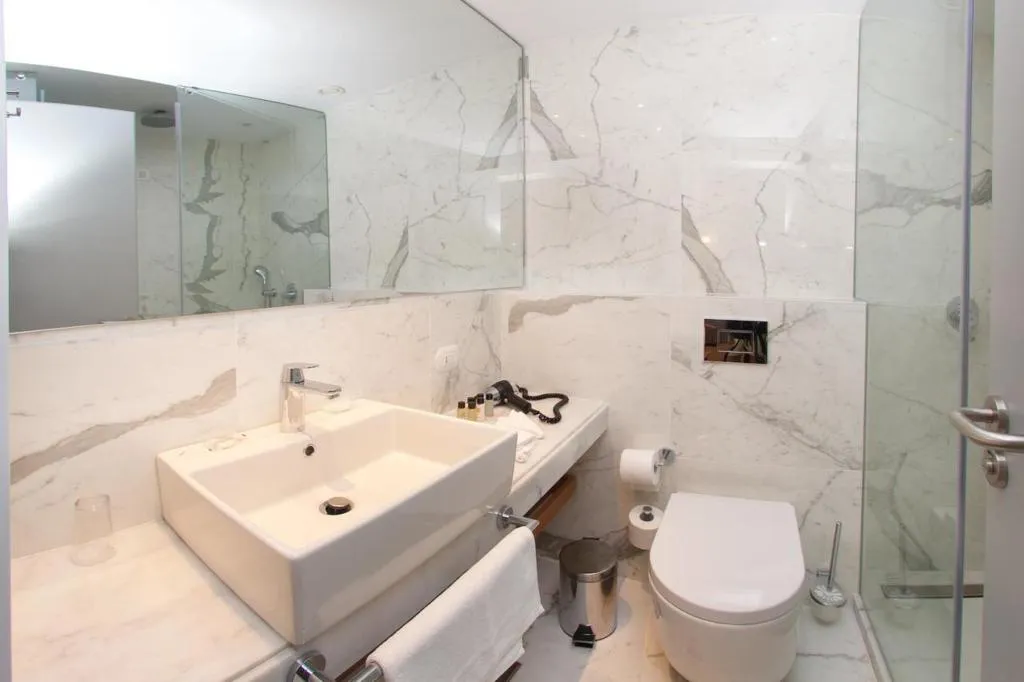 Room, Aenos, Kefallinia